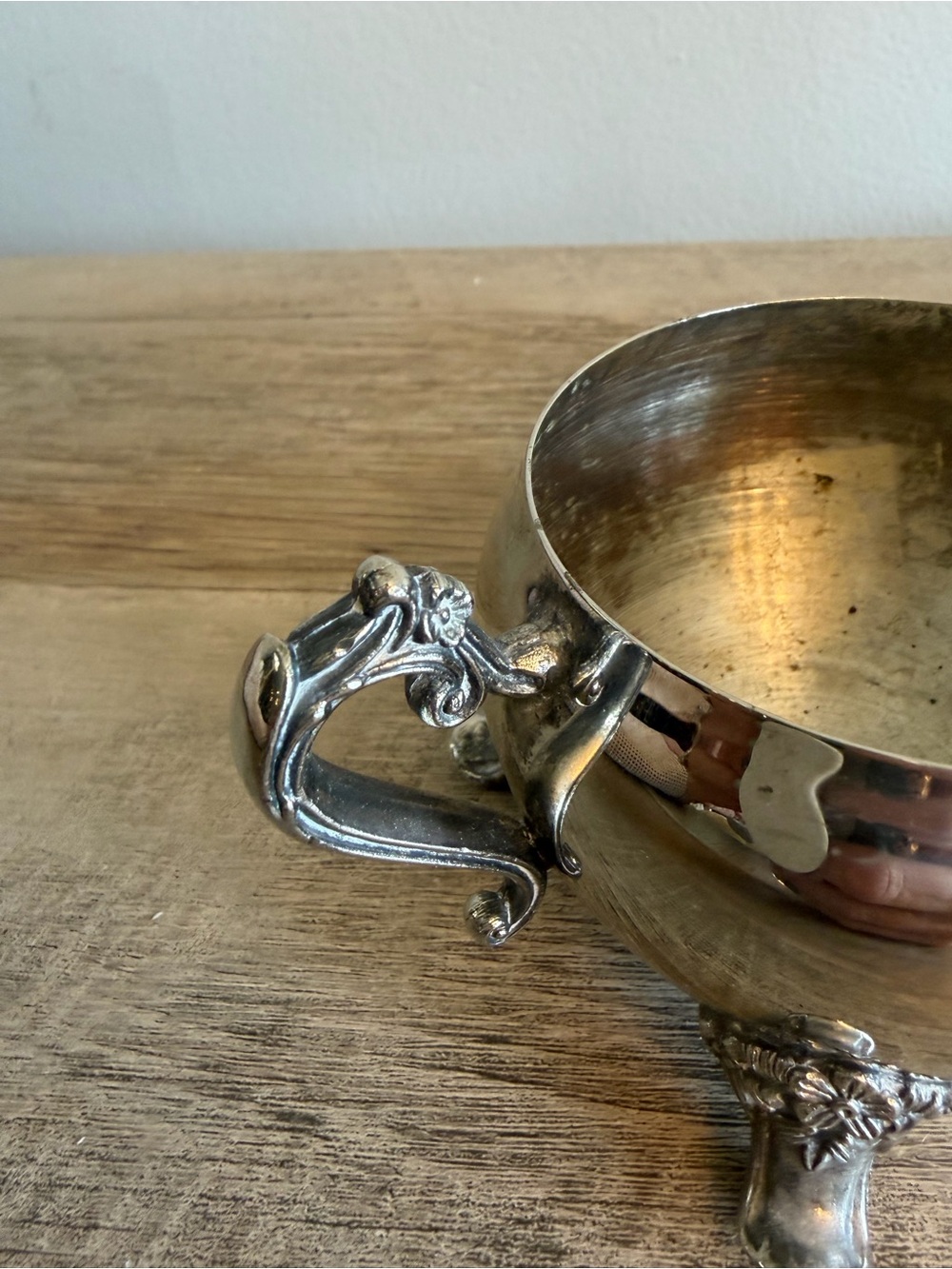 Vintage Silver Plated Creamer International Silver Co 6 oz Ornate Feet Handle - Picture 6 of 11